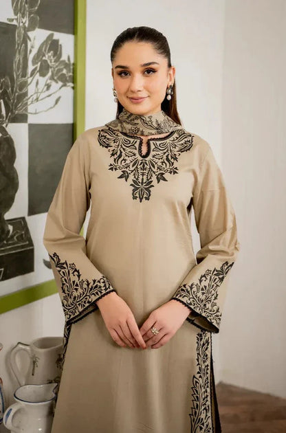 Sapphire SP-746 Lawn Embroidered 3pc